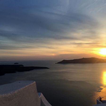 Remvi Suites Firostefani Buitenkant foto